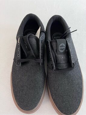 State Sneaker Canvas Low-Top in Navy with Brown Sole Size 11 NWT